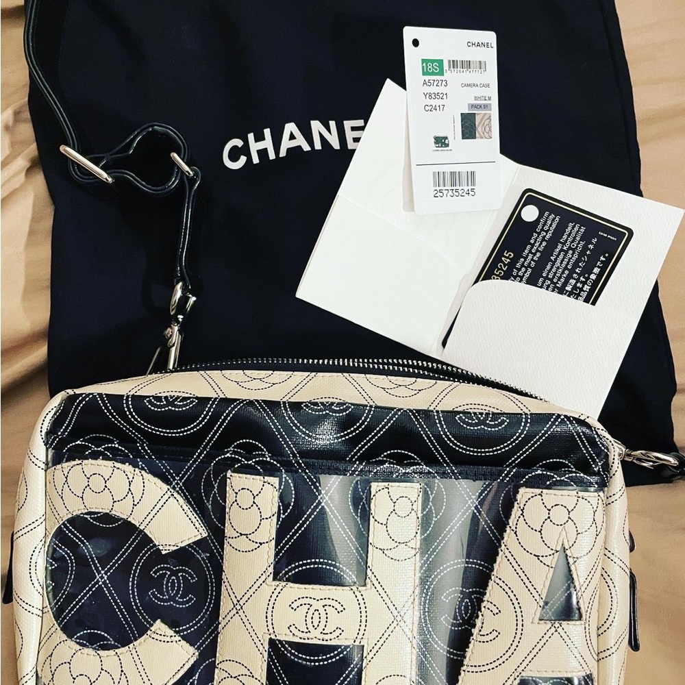 Authentic Channel camera bag full set dust bag, tag, card please serious buyers - Picture 9 of 14